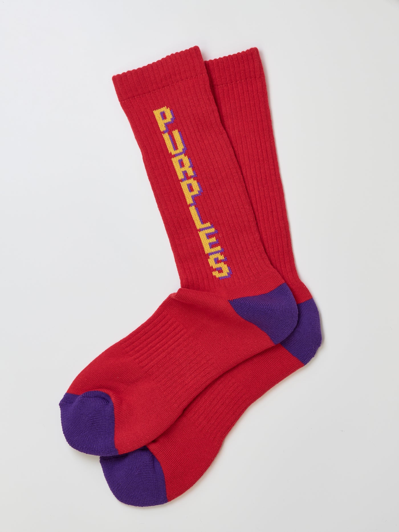 Retro font skater socks -red-
